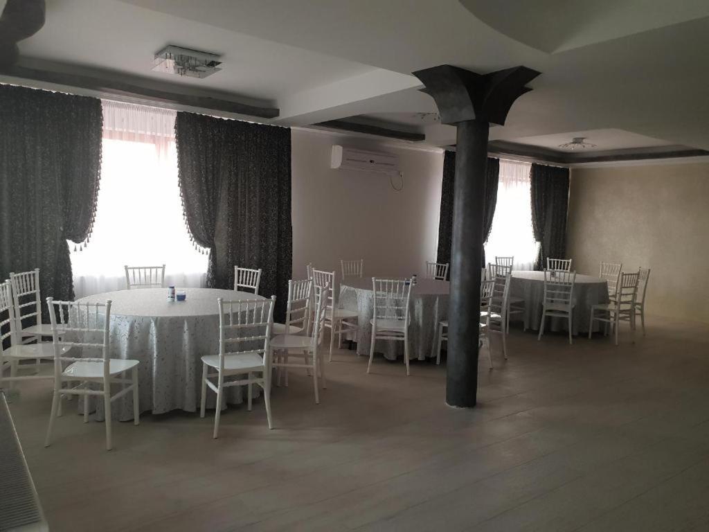 La Zinculescu Hotel Albestii Paminteni Luaran gambar
